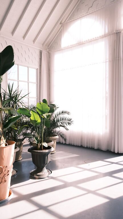 Quick Ideas to Brighten a Dark Room